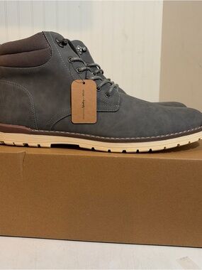 Vostey Men's Gray Lace-Up Chukka Boots with Cream Sole